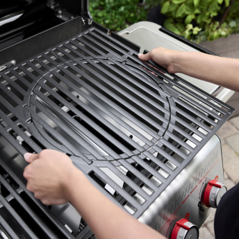 Weber Gasgrill SPIRIT EP-425 GBS, Black, inklusive Abdeckhaube