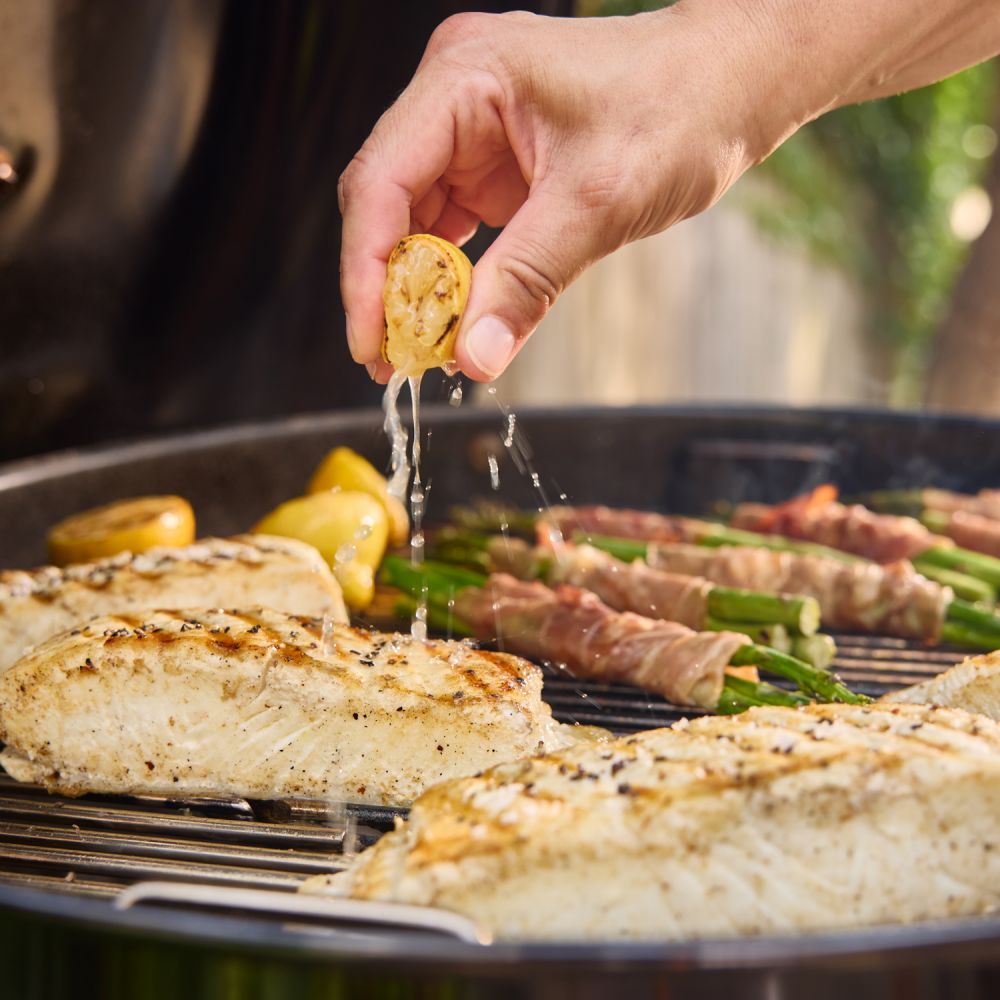 Weber Holzkohlegrill Master-Touch GBS C-5755 STEALTH, 57 cm (2026)